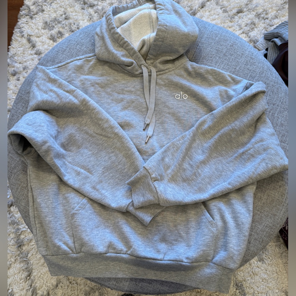 Alo yoga accolade hoodie.  Size women small. Color heather gray.